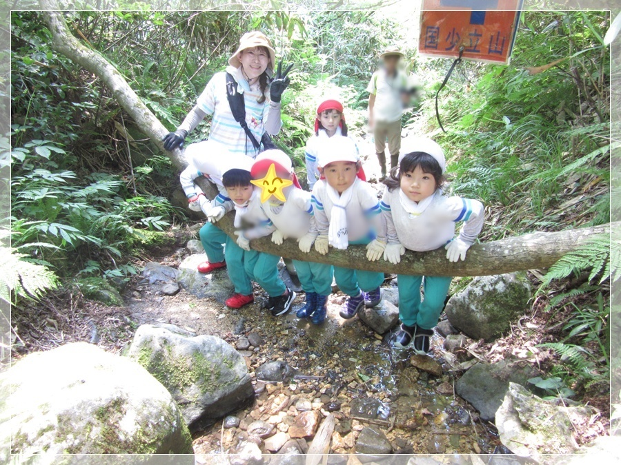 オープニングは、年長　百合組のマーチングからスタートです。緊張してドキドキの様子。