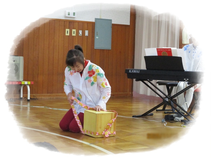 太鼓やシンバルの力強い音が響き渡っていました。