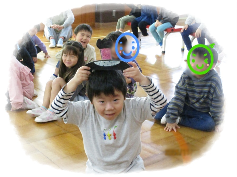 太鼓やシンバルの力強い音が響き渡っていました。