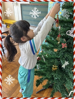 オープニングは、年長　百合組のマーチングからスタートです。緊張してドキドキの様子。