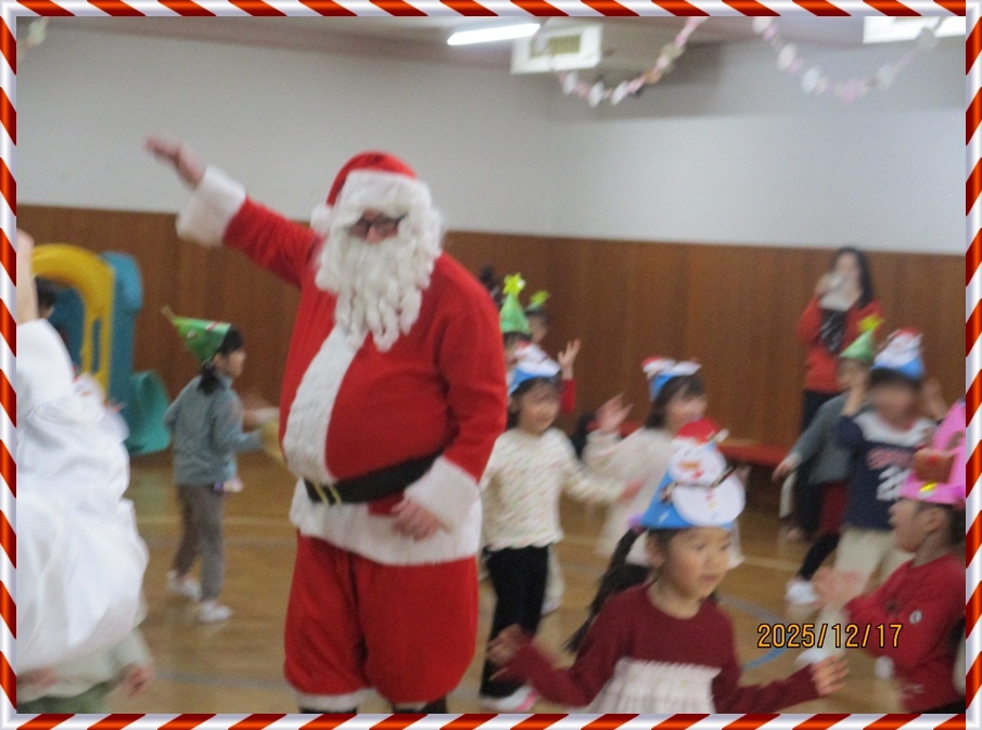 太鼓やシンバルの力強い音が響き渡っていました。