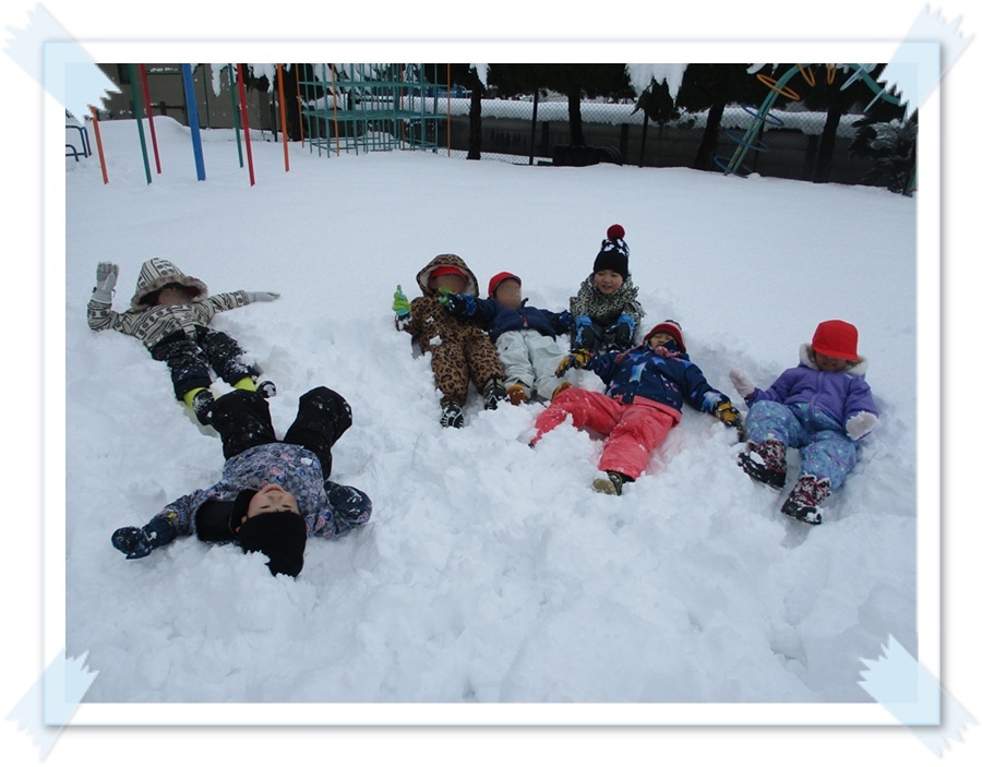 オープニングは、年長　百合組のマーチングからスタートです。緊張してドキドキの様子。