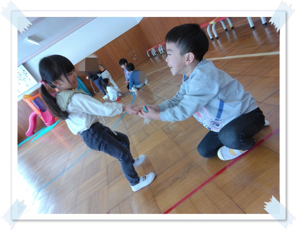 太鼓やシンバルの力強い音が響き渡っていました。