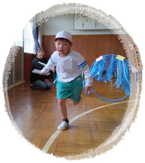 太鼓やシンバルの力強い音が響き渡っていました。